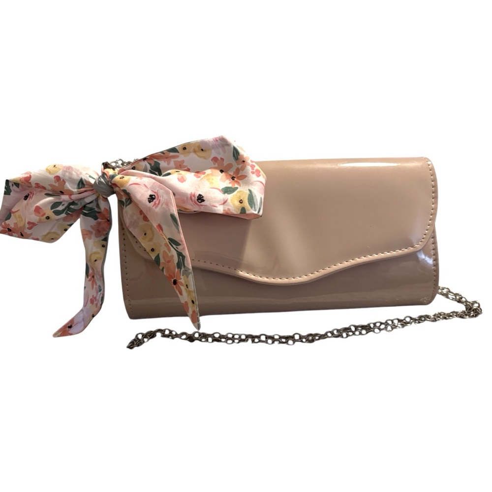 Super Cute Fashion Crossbody/Clutch!